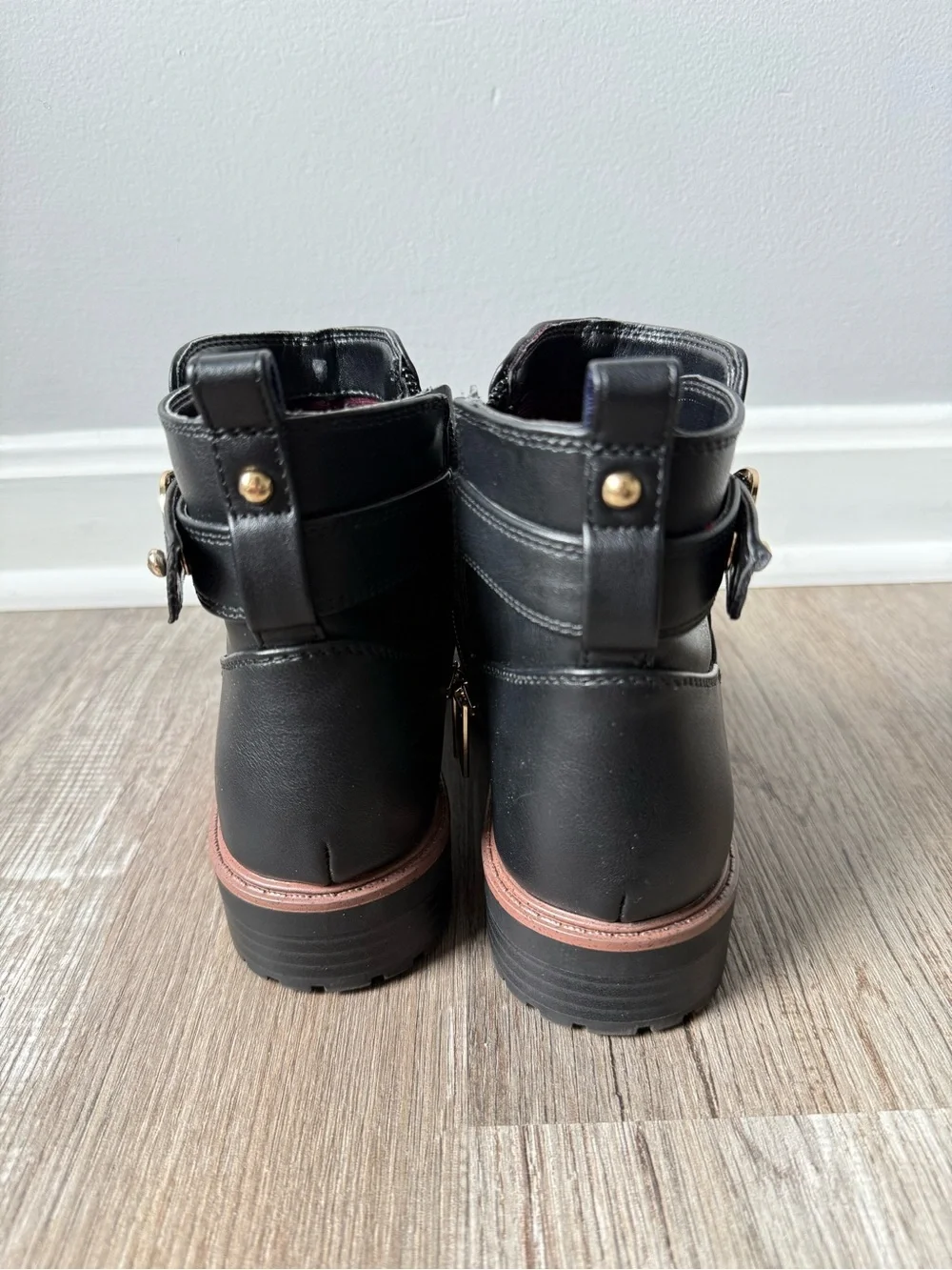 Tommy Hilfiger like new